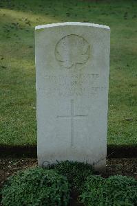 Louez Military Cemetery Duisans - Brown, W