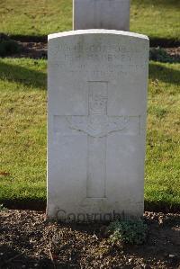 Louez Military Cemetery Duisans - Daubney, F H