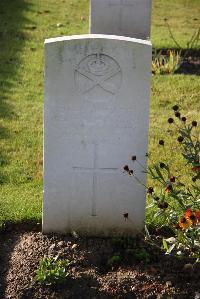 Louez Military Cemetery Duisans - Finnigan, Thomas