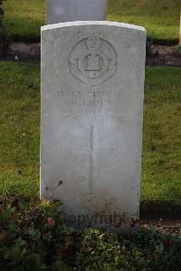 Louez Military Cemetery Duisans - Green, H