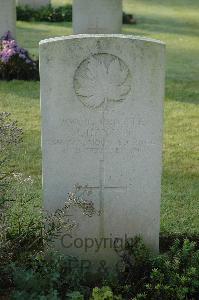 Louez Military Cemetery Duisans - Hanson, Moses