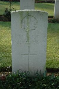 Louez Military Cemetery Duisans - Main, George
