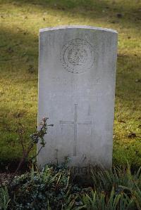 Louez Military Cemetery Duisans - Mason, W