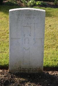 Louez Military Cemetery Duisans - Peddie, D C
