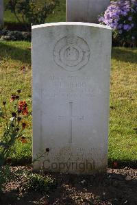 Louez Military Cemetery Duisans - Perry, Thomas Henry
