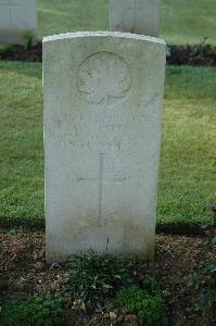 Louez Military Cemetery Duisans - Pitts, R W