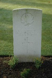 Louez Military Cemetery Duisans - Robertson, Lascelles Stanley