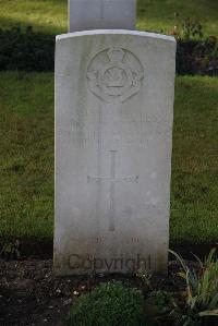 Louez Military Cemetery Duisans - Taylor, Harry Woodward