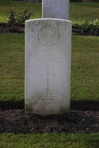 Louez Military Cemetery Duisans - Tracy, Louis Turgis