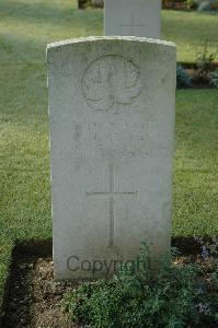 Louez Military Cemetery Duisans - Walker, William Henry