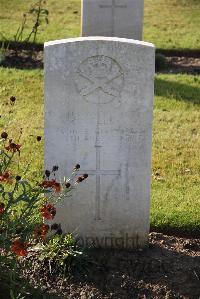 Louez Military Cemetery Duisans - Warner, Francis William