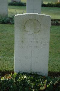 Louez Military Cemetery Duisans - Woodroof, Edward Charles