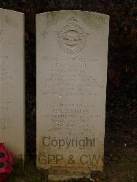 Marissel French National Cemetery - Small, Ernest George