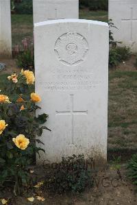 Noyon New British Cemetery - Giddings, Francis George