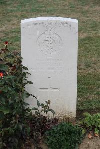 Noyon New British Cemetery - Harris, R