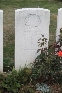 Noyon New British Cemetery - Hayman, A