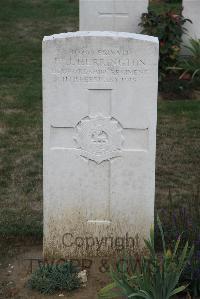 Noyon New British Cemetery - Herrington, F J