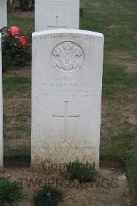 Noyon New British Cemetery - Houlton, David