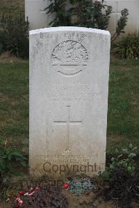 Noyon New British Cemetery - Hughes, C E
