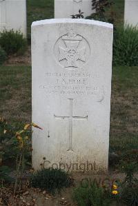 Noyon New British Cemetery - Hull, J A