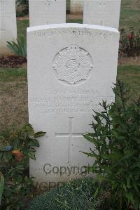 Noyon New British Cemetery - Johnstone, Daniel MacKay