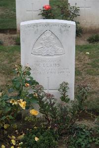 Noyon New British Cemetery - Laird, William John