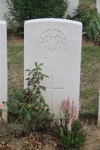 Noyon New British Cemetery - Law, H
