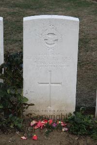 Noyon New British Cemetery - McEwan, George Clapperton