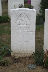 Noyon New British Cemetery - Mills, Albert Edward