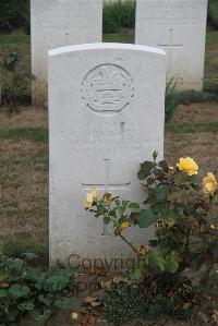 Noyon New British Cemetery - Ollerenshaw, F G