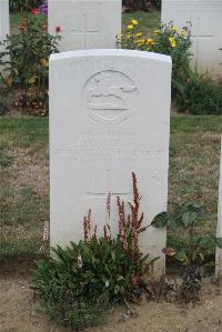Noyon New British Cemetery - Pickering, E H