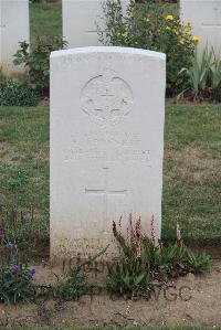 Noyon New British Cemetery - Punnett, Egbert James