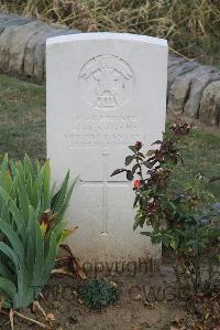 Noyon New British Cemetery - Rogers, E H