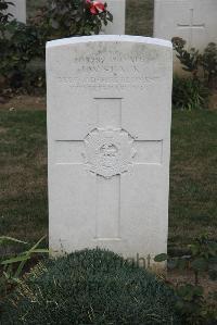 Noyon New British Cemetery - Slack, J W