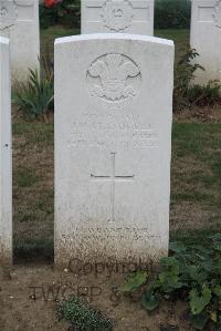 Noyon New British Cemetery - Standfield, John Hubert