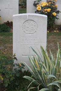 Noyon New British Cemetery - Takel, Albert Edward
