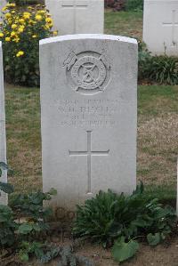 Noyon New British Cemetery - Thackray, William Hesling
