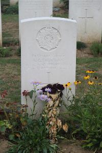 Noyon New British Cemetery - Thornton, Arthur George