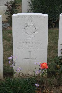 Noyon New British Cemetery - Thornton, George Edward
