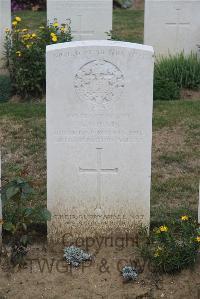 Noyon New British Cemetery - Willis, A
