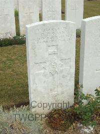 Ovillers Military Cemetery - Avann, Walter Frederick