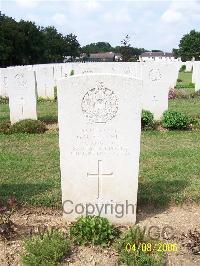 Ranville War Cemetery - Bennett, George Oliver