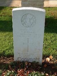 Ranville War Cemetery - Bennett, Thomas