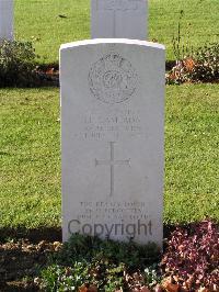Ranville War Cemetery - Cameron, John Duncan
