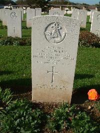 Ranville War Cemetery - Chicken, Gordon Chester