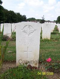 Ranville War Cemetery - Delahunt, Dennis