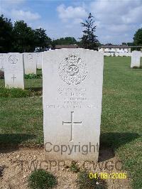 Ranville War Cemetery - Dixon, George Arthur