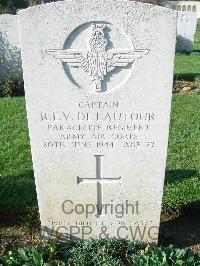 Ranville War Cemetery - De Lautour, Robert Edward Vane