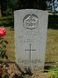 Ranville War Cemetery - Done, Michael Percy