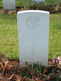 Ranville War Cemetery - Evans, Douglas